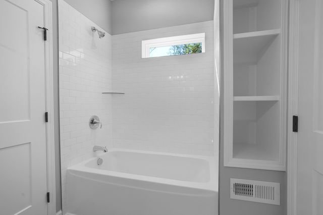 81 Belvior CIR, Moneta, VA 24121