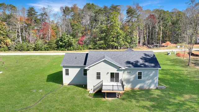 81 Belvior CIR, Moneta, VA 24121