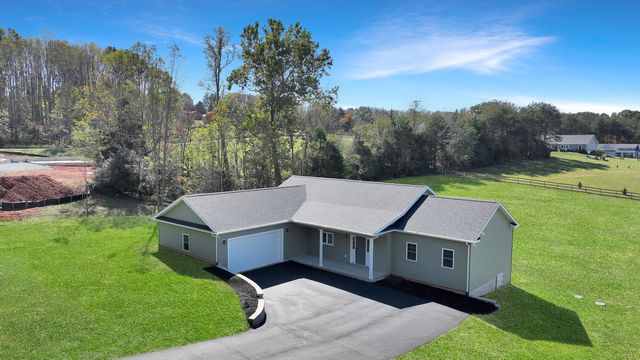 81 Belvior CIR, Moneta, VA 24121