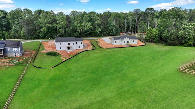 81 Belvior CIR, Moneta, VA 24121