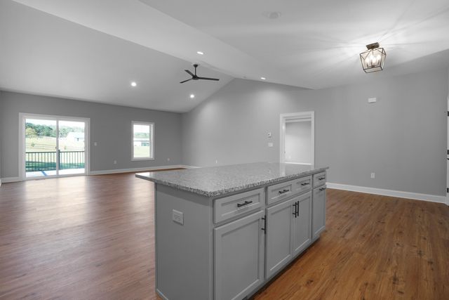 81 Belvior CIR, Moneta, VA 24121