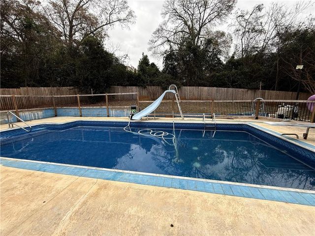 110 FOXFIRE Drive, Warner Robins, GA 31093