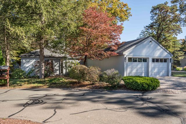 1 Morningside Court 1, Avon, CT 06001