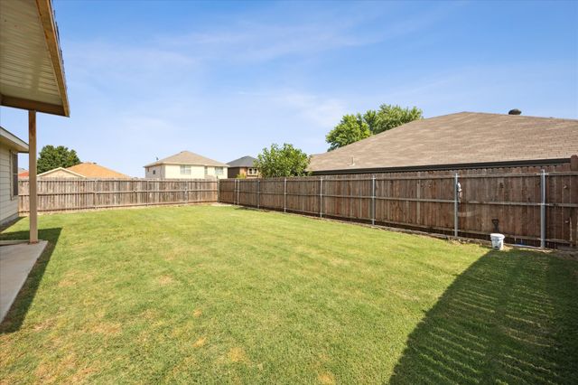 10149 High Eagle Trail, Fort Worth, TX 76108
