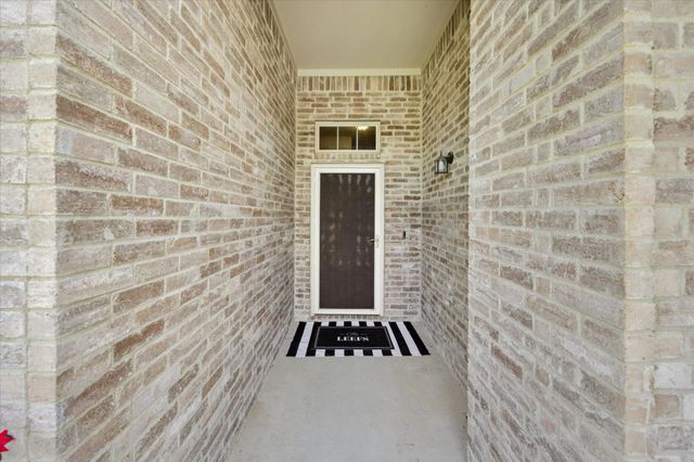 10149 High Eagle Trail, Fort Worth, TX 76108