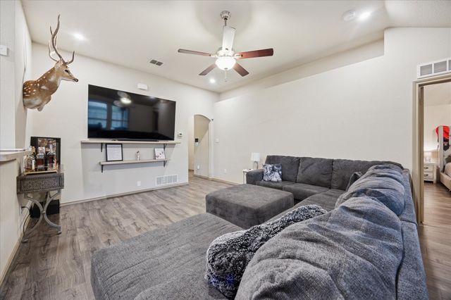 10149 High Eagle Trail, Fort Worth, TX 76108