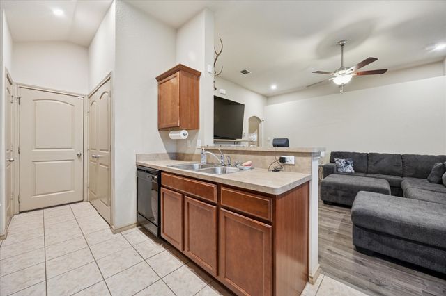 10149 High Eagle Trail, Fort Worth, TX 76108