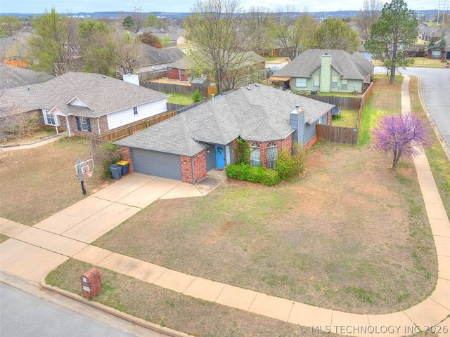 11702 S Gum Avenue, Jenks, OK 74037