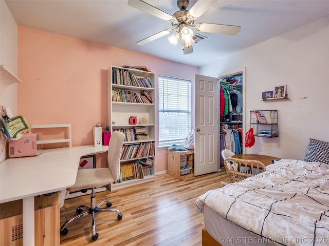 11702 S Gum Avenue, Jenks, OK 74037