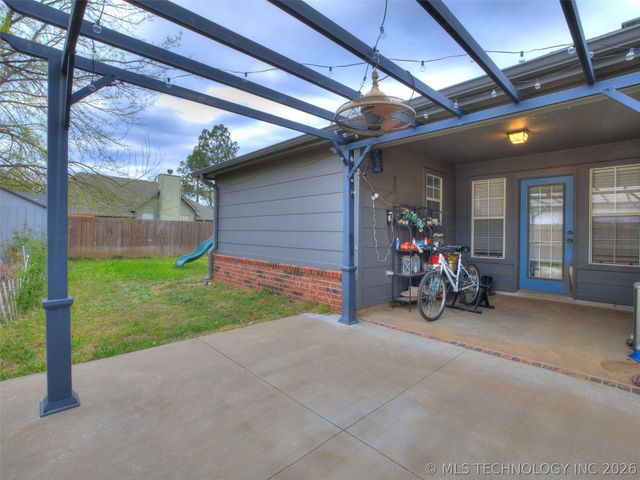 11702 S Gum Avenue, Jenks, OK 74037