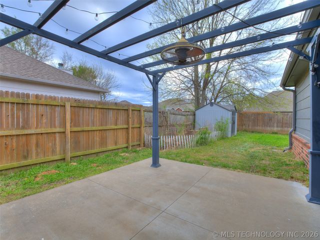 11702 S Gum Avenue, Jenks, OK 74037