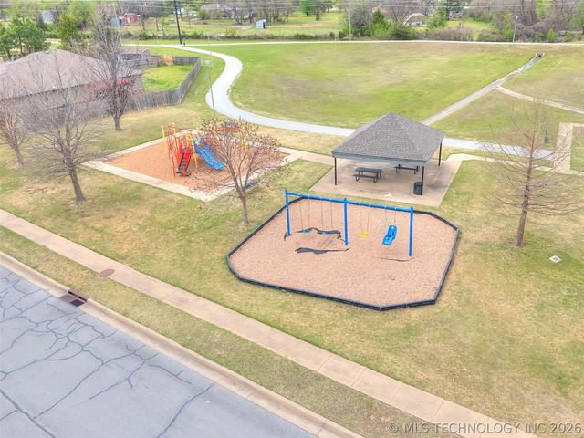 11702 S Gum Avenue, Jenks, OK 74037