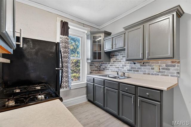 3005 S Compton Avenue, St Louis, MO 63118