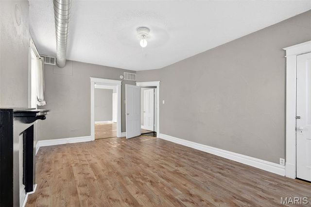 3005 S Compton Avenue, St Louis, MO 63118