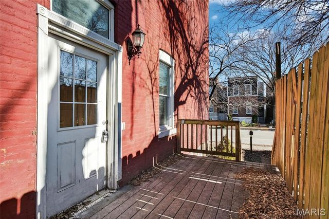 3005 S Compton Avenue, St Louis, MO 63118