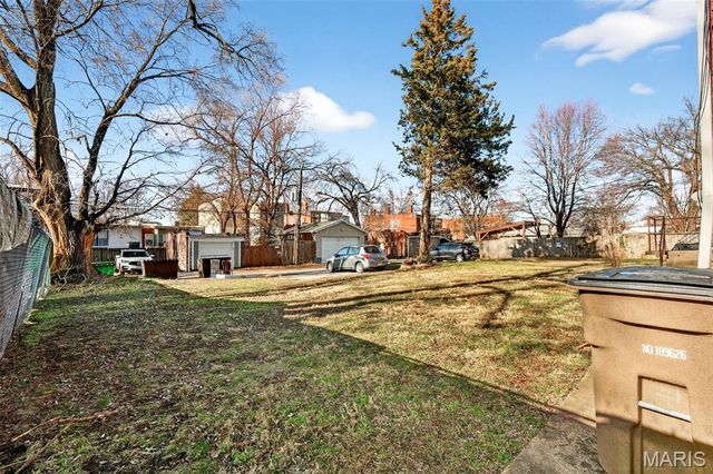 3005 S Compton Avenue, St Louis, MO 63118