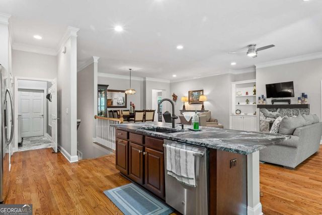 324 Shade Tree Circle, Woodstock, GA 30188