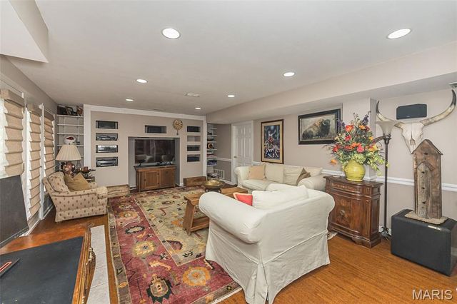 2029 Brook Hill Lane, Chesterfield, MO 63017