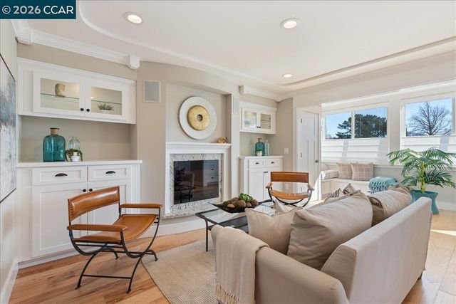 2501 Pine Knoll Dr 8, Walnut Creek, CA 94595