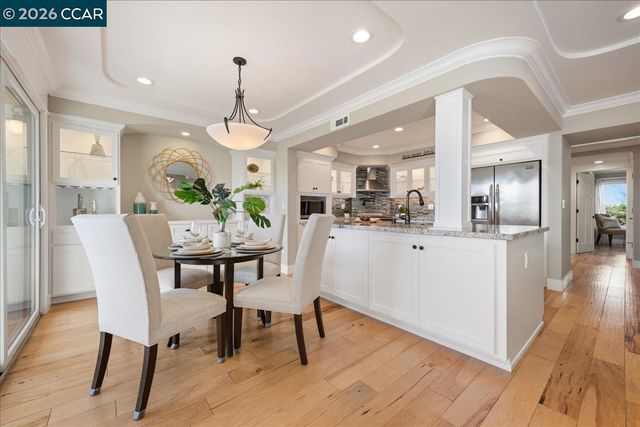 2501 Pine Knoll Dr 8, Walnut Creek, CA 94595