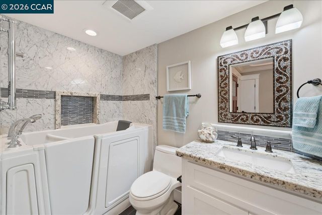 2501 Pine Knoll Dr 8, Walnut Creek, CA 94595