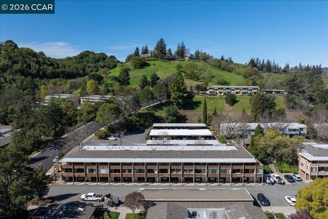 2501 Pine Knoll Dr 8, Walnut Creek, CA 94595