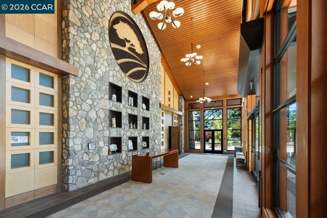 2501 Pine Knoll Dr 8, Walnut Creek, CA 94595