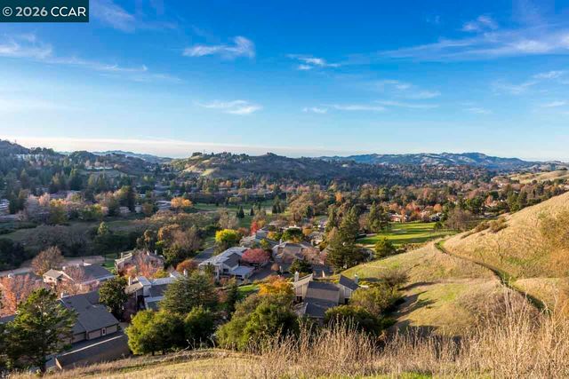 2501 Pine Knoll Dr 8, Walnut Creek, CA 94595