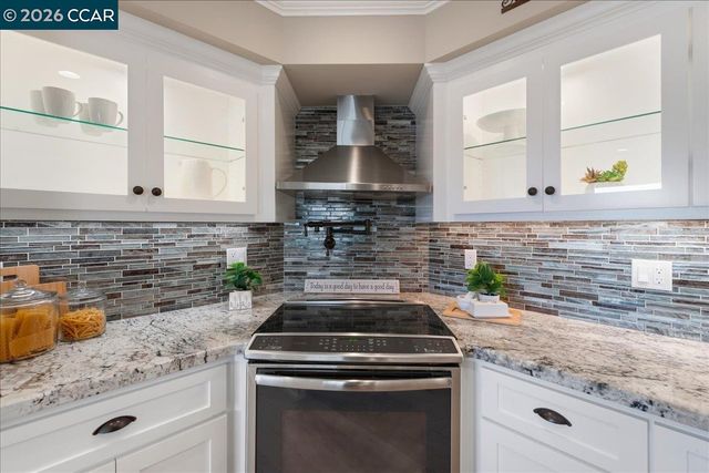 2501 Pine Knoll Dr 8, Walnut Creek, CA 94595