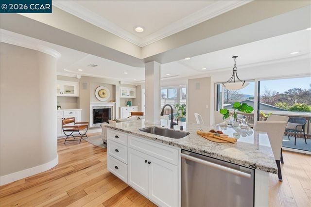 2501 Pine Knoll Dr 8, Walnut Creek, CA 94595