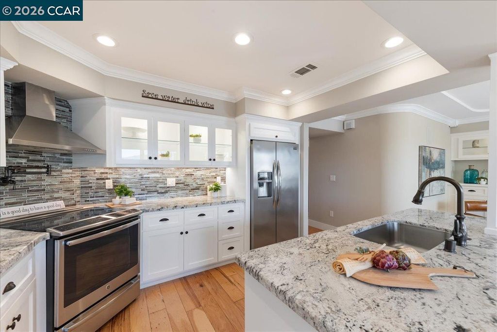 2501 Pine Knoll Dr 8, Walnut Creek, CA 94595