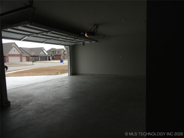 7005 E Oak Ridge Street, Broken Arrow, OK 74014