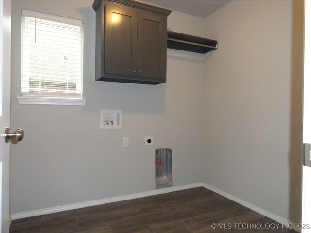 7005 E Oak Ridge Street, Broken Arrow, OK 74014