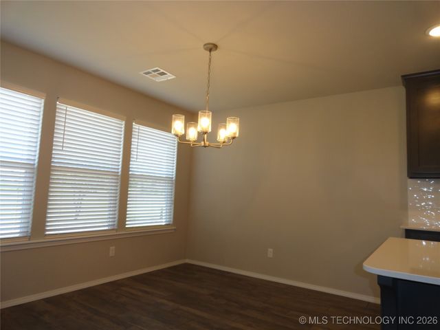 7005 E Oak Ridge Street, Broken Arrow, OK 74014