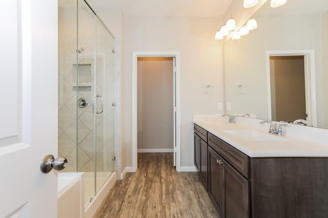 14221 Rainier Peak Crossing, Conroe, TX 77384