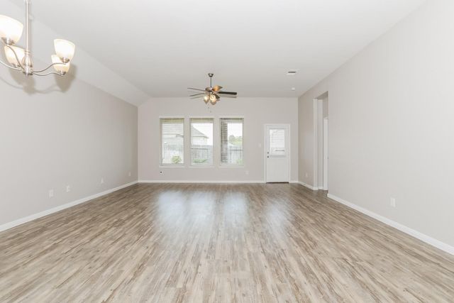 14221 Rainier Peak Crossing, Conroe, TX 77384