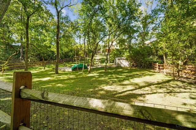 12160 Village Woods Drive, Sharonville, OH 45241