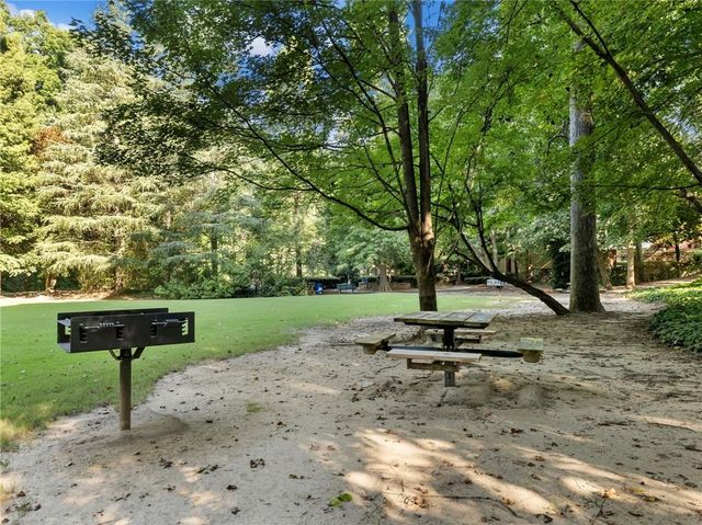 5207 Westchester Ridge NE, Atlanta, GA 30329