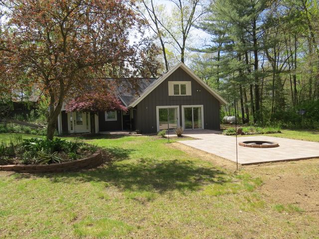 1812 Tomahawk Trail, Allegan, MI 49010