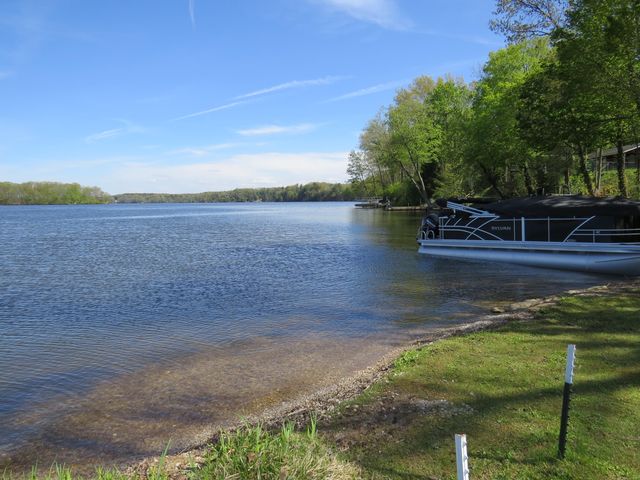 1812 Tomahawk Trail, Allegan, MI 49010