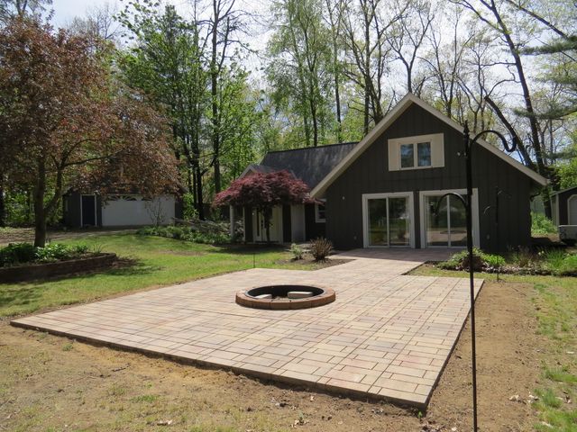 1812 Tomahawk Trail, Allegan, MI 49010
