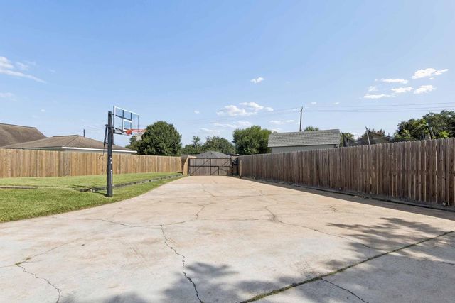 2418 Lufkin Lane, Deer Park, TX 77536
