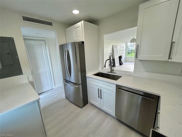 1740 Pine Valley DR 113, Fort Myers, FL 33907