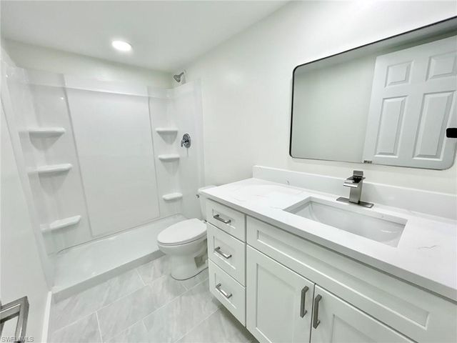 1740 Pine Valley DR 113, Fort Myers, FL 33907