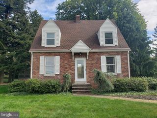 1351 GREENHILL RD, York, PA 17403