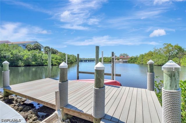193 Cocohatchee ST, Naples, FL 34110