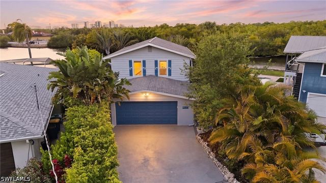 193 Cocohatchee ST, Naples, FL 34110