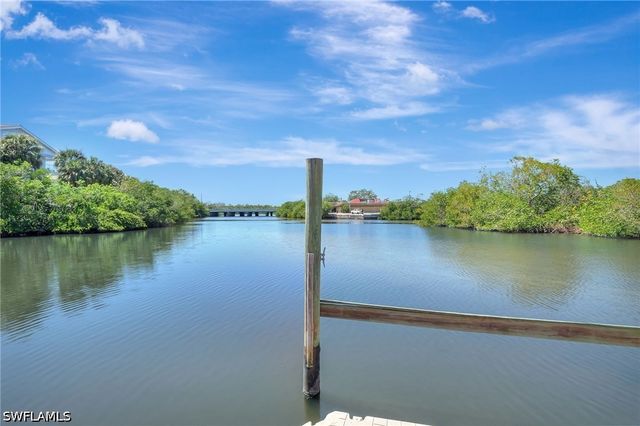 193 Cocohatchee ST, Naples, FL 34110