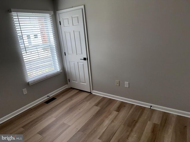 605 N FREMONT AVE N, Baltimore, MD 21201