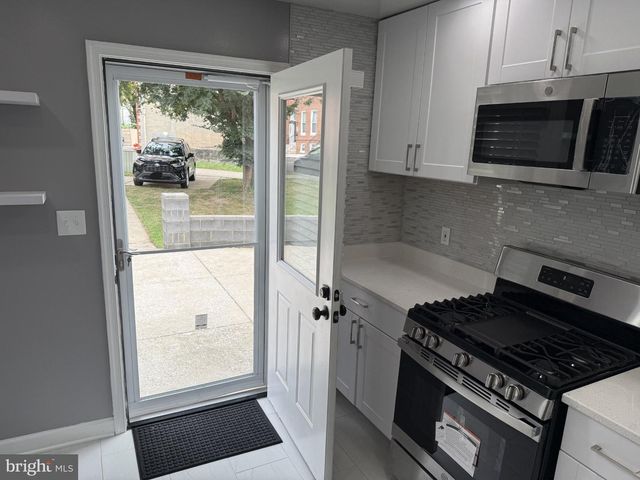 605 N FREMONT AVE N, Baltimore, MD 21201